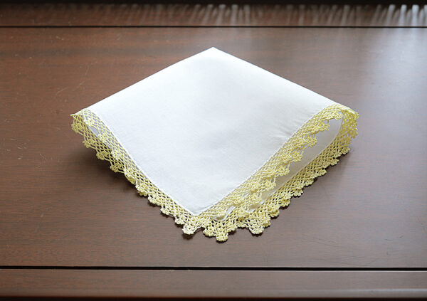 Yellow Pear colored Lace Trim, handkerchief