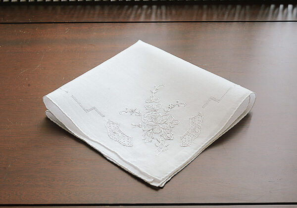 white roses embroidered handkerchief